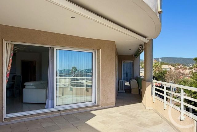 Appartement T4 &agrave; vendre - 4 pi&egrave;ces - 74 m2 - Cavalaire Sur Mer - 83 - PROVENCE-ALPES-COTE-D-AZUR