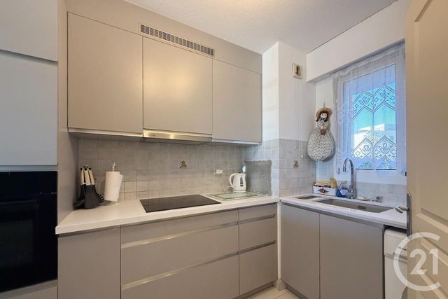 Appartement T4 &agrave; vendre - 4 pi&egrave;ces - 74 m2 - Cavalaire Sur Mer - 83 - PROVENCE-ALPES-COTE-D-AZUR