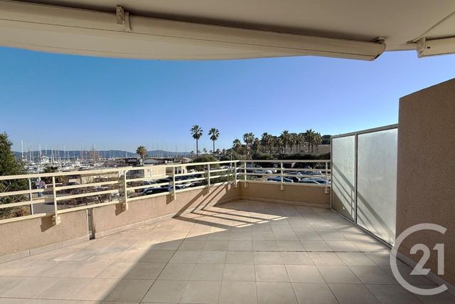 Appartement T4 &agrave; vendre - 4 pi&egrave;ces - 74 m2 - Cavalaire Sur Mer - 83 - PROVENCE-ALPES-COTE-D-AZUR