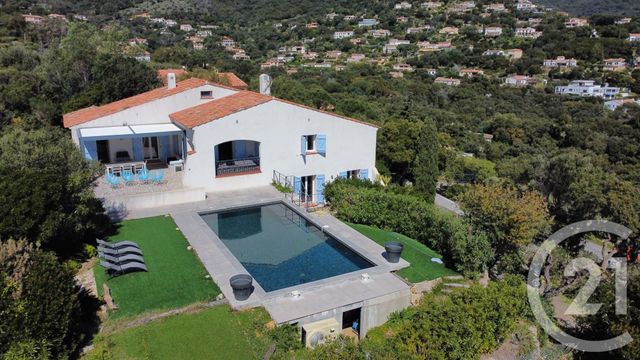 Maison &agrave; vendre - 7 pi&egrave;ces - 200 m2 - Cavalaire Sur Mer - 83 - PROVENCE-ALPES-COTE-D-AZUR