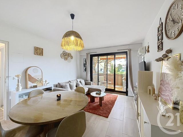 Appartement T3 &agrave; vendre - 3 pi&egrave;ces - 43,87 m2 - Cavalaire Sur Mer - 83 - PROVENCE-ALPES-COTE-D-AZUR