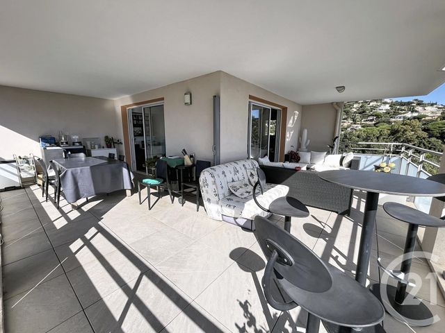 Appartement T3 &agrave; vendre - 3 pi&egrave;ces - 67,24 m2 - Cavalaire Sur Mer - 83 - PROVENCE-ALPES-COTE-D-AZUR