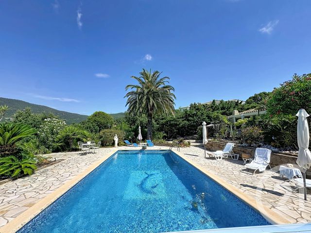 Maison &agrave; vendre - 8 pi&egrave;ces - 190 m2 - Cavalaire Sur Mer - 83 - PROVENCE-ALPES-COTE-D-AZUR