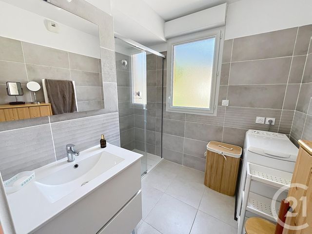 Appartement T3 &agrave; vendre - 3 pi&egrave;ces - 65,22 m2 - Cavalaire Sur Mer - 83 - PROVENCE-ALPES-COTE-D-AZUR