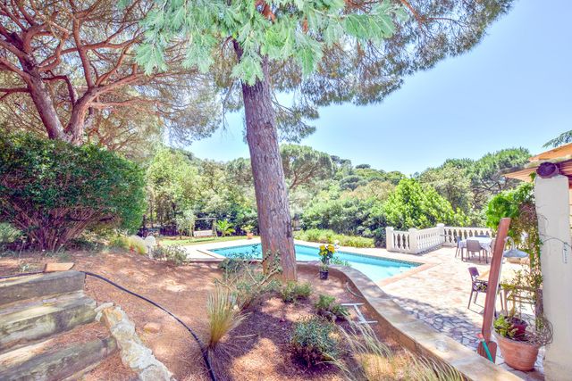 Maison à vendre - 5 pièces - 177 m2 - La Croix Valmer - 83 - PROVENCE-ALPES-COTE-D-AZUR