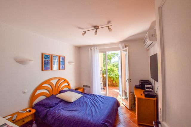 Maison à vendre - 5 pièces - 177 m2 - La Croix Valmer - 83 - PROVENCE-ALPES-COTE-D-AZUR