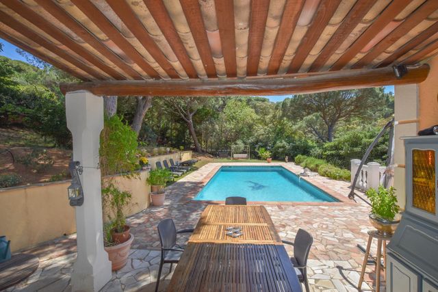 Maison à vendre - 5 pièces - 177 m2 - La Croix Valmer - 83 - PROVENCE-ALPES-COTE-D-AZUR