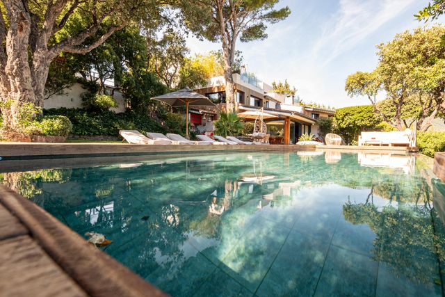 Maison à vendre - 11 pièces - 317 m2 - Cavalaire Sur Mer - 83 - PROVENCE-ALPES-COTE-D-AZUR