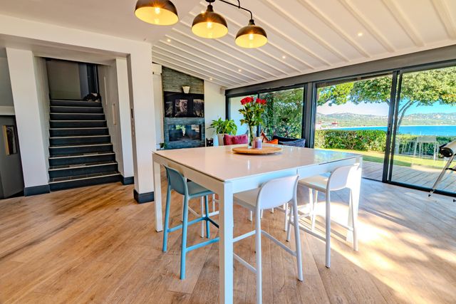 Maison à vendre - 11 pièces - 317 m2 - Cavalaire Sur Mer - 83 - PROVENCE-ALPES-COTE-D-AZUR