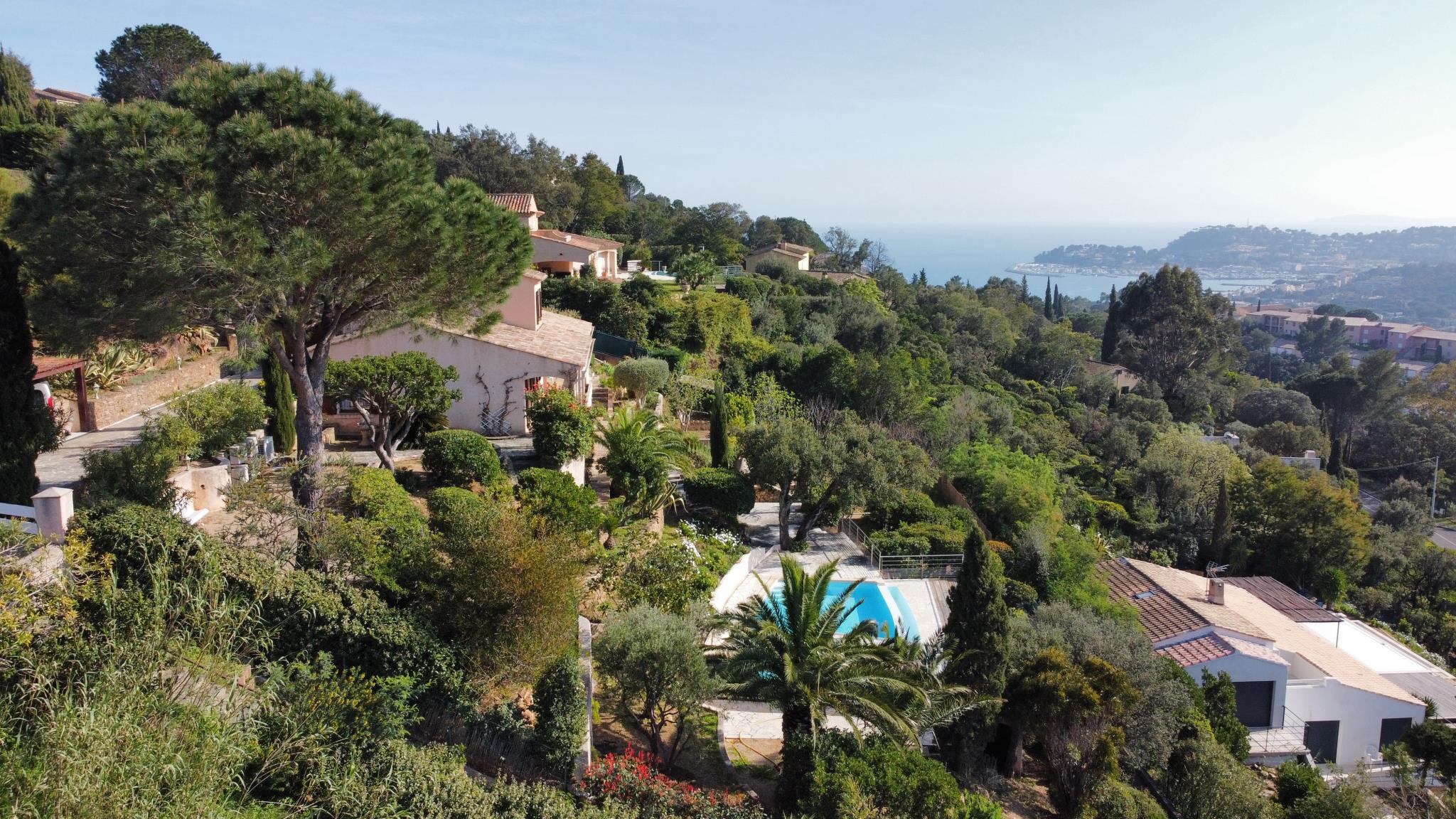 maison  - CAVALAIRE SUR MER- 83