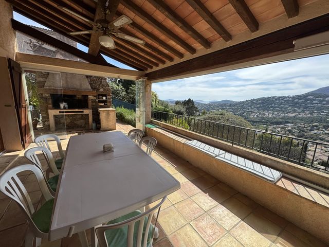 Maison &agrave; vendre - 5 pi&egrave;ces - 160 m2 - Cavalaire Sur Mer - 83 - PROVENCE-ALPES-COTE-D-AZUR