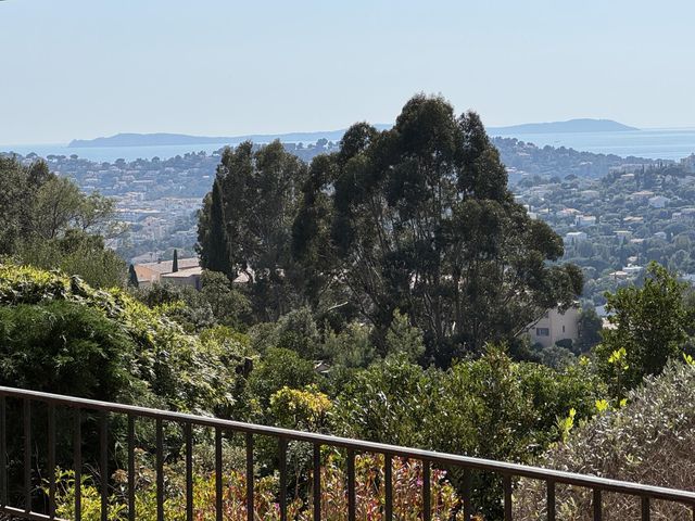 Maison &agrave; vendre - 5 pi&egrave;ces - 160 m2 - Cavalaire Sur Mer - 83 - PROVENCE-ALPES-COTE-D-AZUR