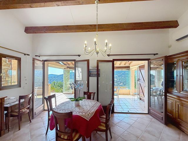 Maison &agrave; vendre - 5 pi&egrave;ces - 160 m2 - Cavalaire Sur Mer - 83 - PROVENCE-ALPES-COTE-D-AZUR