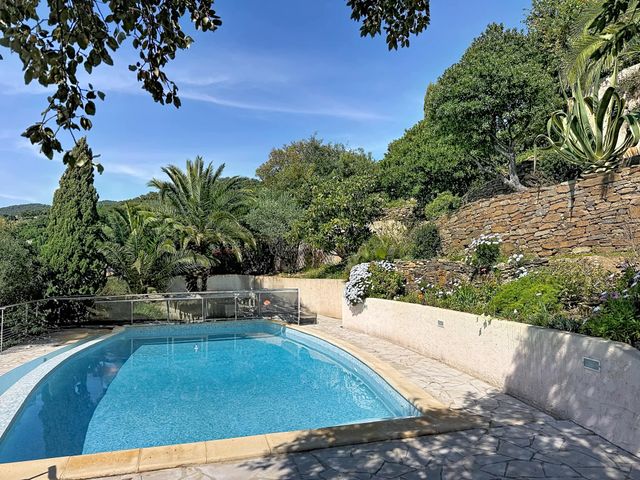 Maison &agrave; vendre - 5 pi&egrave;ces - 160 m2 - Cavalaire Sur Mer - 83 - PROVENCE-ALPES-COTE-D-AZUR