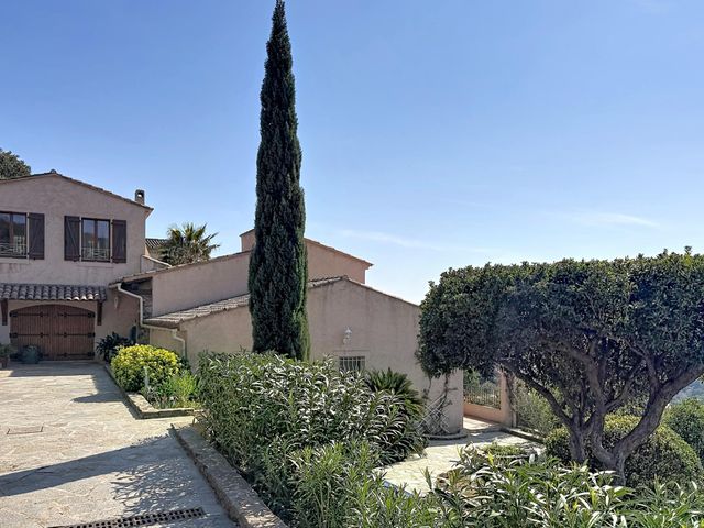 Maison &agrave; vendre - 5 pi&egrave;ces - 160 m2 - Cavalaire Sur Mer - 83 - PROVENCE-ALPES-COTE-D-AZUR