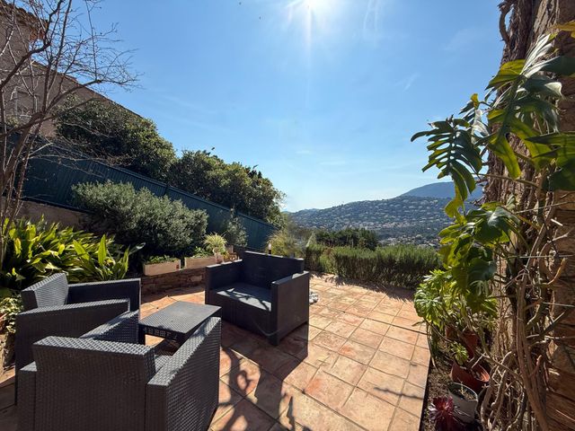 Maison &agrave; vendre - 5 pi&egrave;ces - 160 m2 - Cavalaire Sur Mer - 83 - PROVENCE-ALPES-COTE-D-AZUR