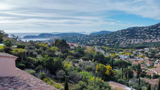 Maison &agrave; vendre - 5 pi&egrave;ces - 160 m2 - Cavalaire Sur Mer - 83 - PROVENCE-ALPES-COTE-D-AZUR