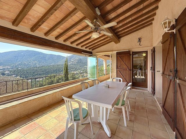 Maison &agrave; vendre - 5 pi&egrave;ces - 160 m2 - Cavalaire Sur Mer - 83 - PROVENCE-ALPES-COTE-D-AZUR