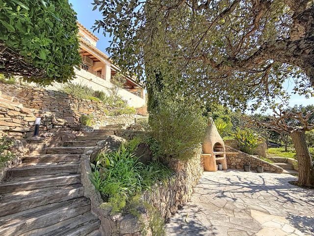 Maison &agrave; vendre - 5 pi&egrave;ces - 160 m2 - Cavalaire Sur Mer - 83 - PROVENCE-ALPES-COTE-D-AZUR