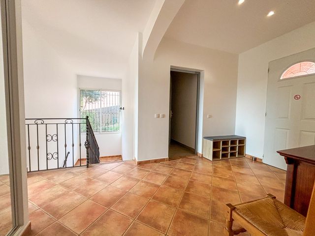 Maison à vendre - 6 pièces - 151 m2 - Cavalaire Sur Mer - 83 - PROVENCE-ALPES-COTE-D-AZUR