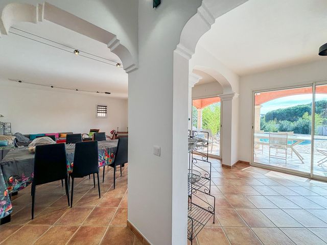 Maison à vendre - 6 pièces - 151 m2 - Cavalaire Sur Mer - 83 - PROVENCE-ALPES-COTE-D-AZUR