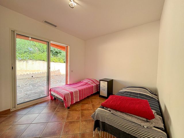 Maison à vendre - 6 pièces - 151 m2 - Cavalaire Sur Mer - 83 - PROVENCE-ALPES-COTE-D-AZUR