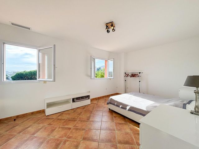 Maison à vendre - 6 pièces - 151 m2 - Cavalaire Sur Mer - 83 - PROVENCE-ALPES-COTE-D-AZUR