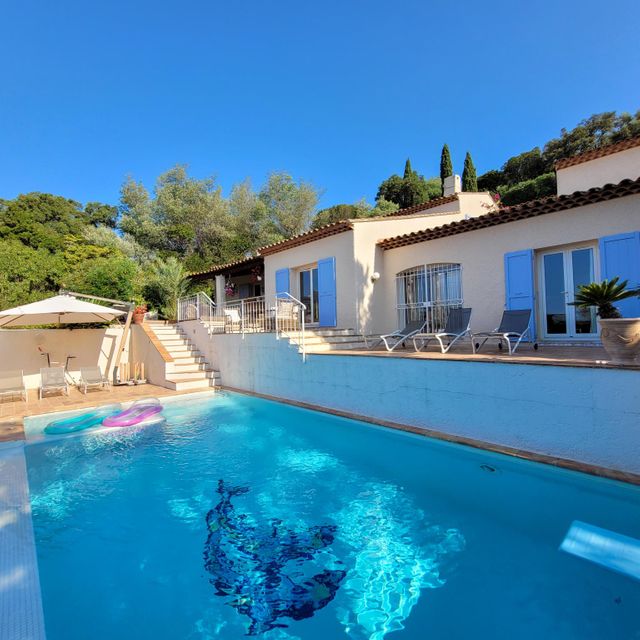 Maison à vendre - 5 pièces - 152 m2 - Cavalaire Sur Mer - 83 - PROVENCE-ALPES-COTE-D-AZUR