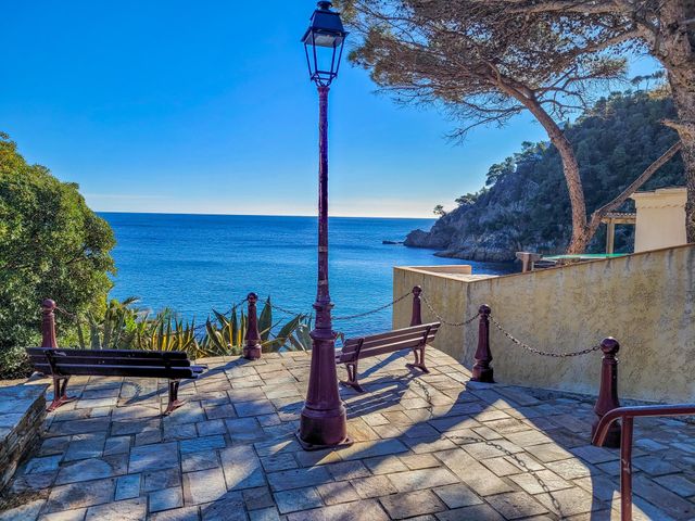 Maison à vendre - 5 pièces - 184 m2 - Cavalaire Sur Mer - 83 - PROVENCE-ALPES-COTE-D-AZUR