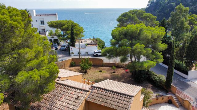 Maison à vendre - 5 pièces - 184 m2 - Cavalaire Sur Mer - 83 - PROVENCE-ALPES-COTE-D-AZUR