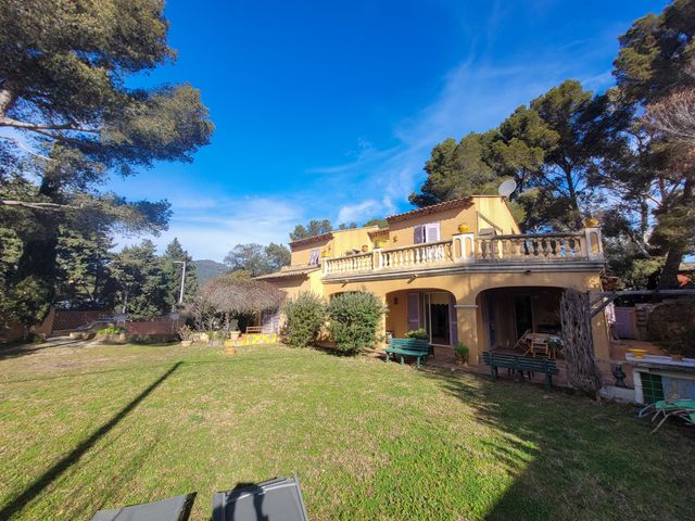 Maison à vendre - 5 pièces - 184 m2 - Cavalaire Sur Mer - 83 - PROVENCE-ALPES-COTE-D-AZUR