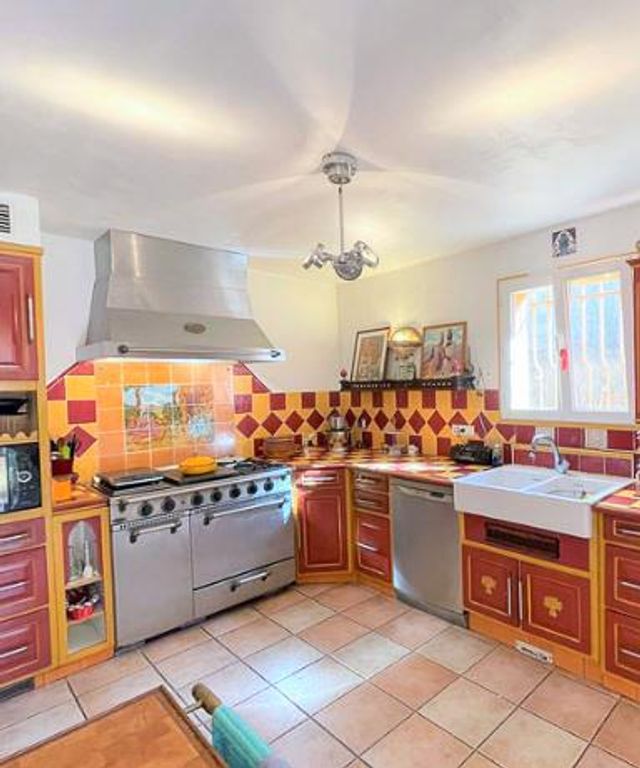 Maison à vendre - 5 pièces - 184 m2 - Cavalaire Sur Mer - 83 - PROVENCE-ALPES-COTE-D-AZUR