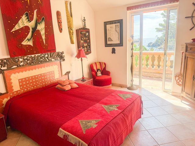 Maison à vendre - 5 pièces - 184 m2 - Cavalaire Sur Mer - 83 - PROVENCE-ALPES-COTE-D-AZUR