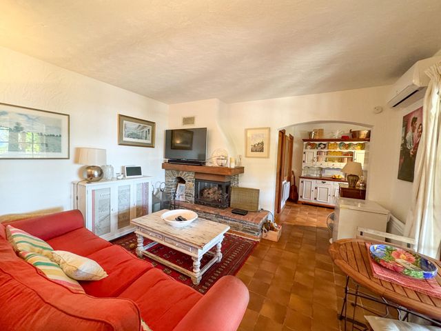 Maison à vendre - 7 pièces - 165 m2 - Cavalaire Sur Mer - 83 - PROVENCE-ALPES-COTE-D-AZUR