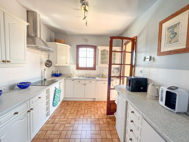 Maison à vendre - 7 pièces - 165 m2 - Cavalaire Sur Mer - 83 - PROVENCE-ALPES-COTE-D-AZUR