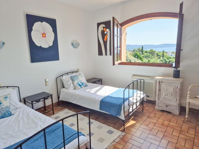 Maison à vendre - 7 pièces - 165 m2 - Cavalaire Sur Mer - 83 - PROVENCE-ALPES-COTE-D-AZUR