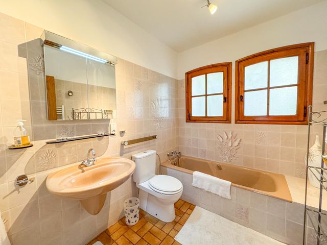 Maison à vendre - 7 pièces - 165 m2 - Cavalaire Sur Mer - 83 - PROVENCE-ALPES-COTE-D-AZUR