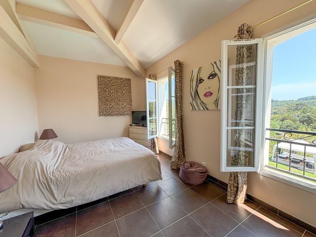 Maison à vendre - 6 pièces - 170 m2 - Gassin - 83 - PROVENCE-ALPES-COTE-D-AZUR