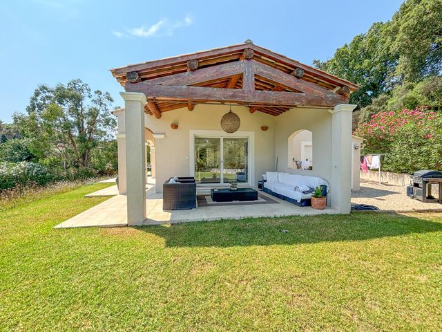 Maison à vendre - 6 pièces - 170 m2 - Gassin - 83 - PROVENCE-ALPES-COTE-D-AZUR