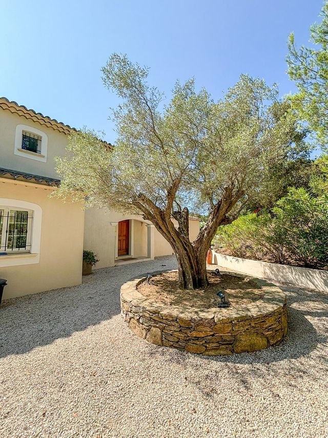 Maison à vendre - 6 pièces - 170 m2 - Gassin - 83 - PROVENCE-ALPES-COTE-D-AZUR