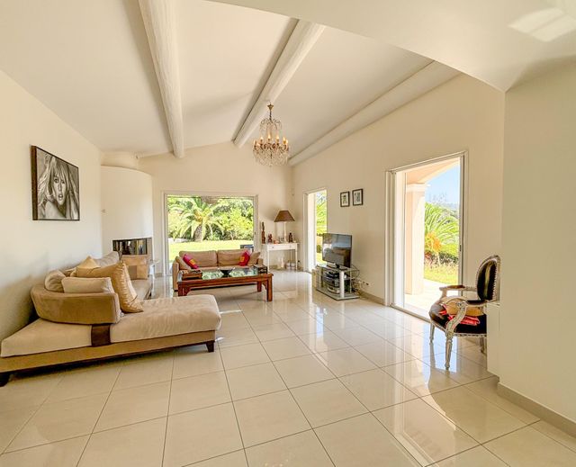 Maison à vendre - 6 pièces - 170 m2 - Gassin - 83 - PROVENCE-ALPES-COTE-D-AZUR