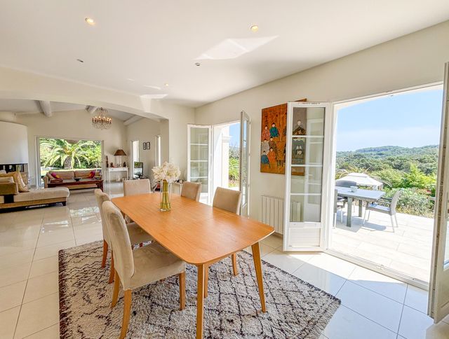 Maison à vendre - 6 pièces - 170 m2 - Gassin - 83 - PROVENCE-ALPES-COTE-D-AZUR