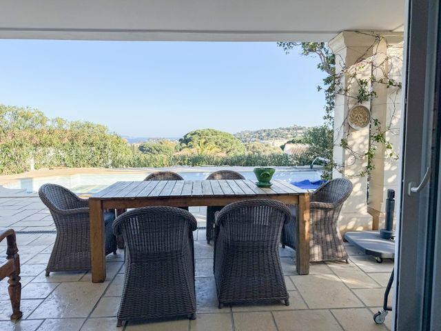 Maison à vendre - 5 pièces - 140 m2 - Cavalaire Sur Mer - 83 - PROVENCE-ALPES-COTE-D-AZUR