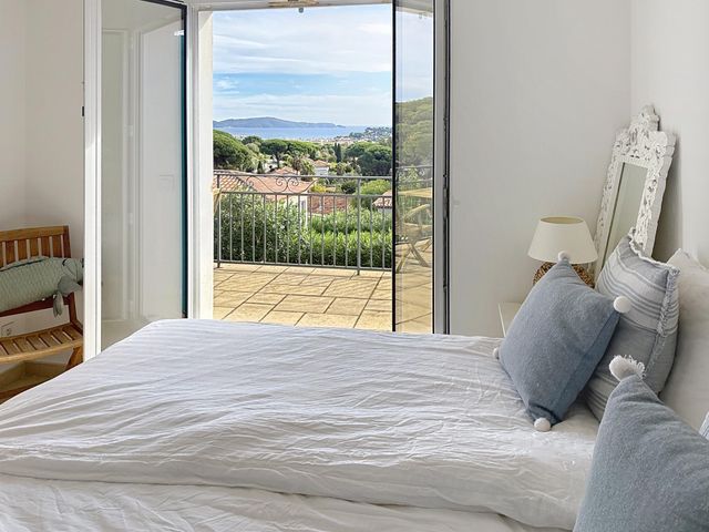 Maison à vendre - 5 pièces - 140 m2 - Cavalaire Sur Mer - 83 - PROVENCE-ALPES-COTE-D-AZUR