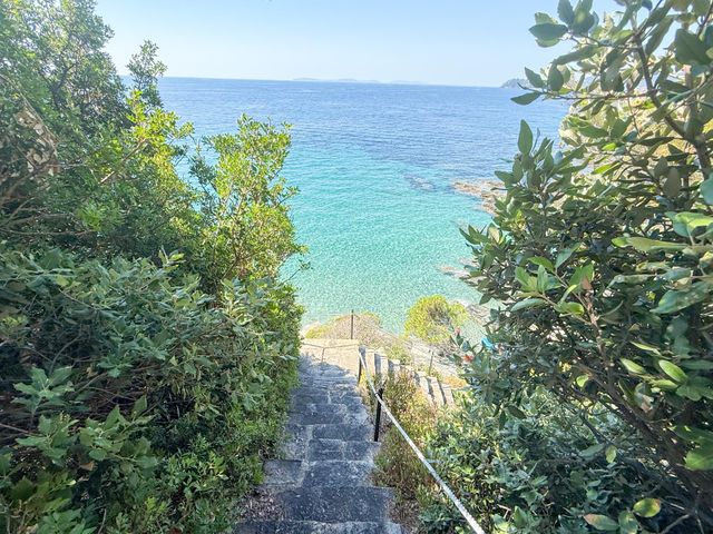 Maison à vendre - 8 pièces - 187 m2 - La Croix Valmer - 83 - PROVENCE-ALPES-COTE-D-AZUR