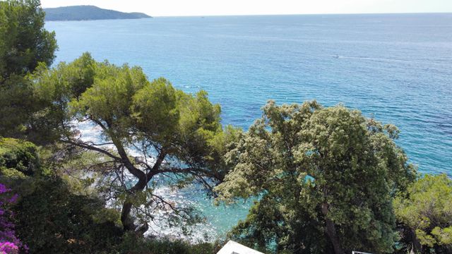 Maison à vendre - 8 pièces - 187 m2 - La Croix Valmer - 83 - PROVENCE-ALPES-COTE-D-AZUR