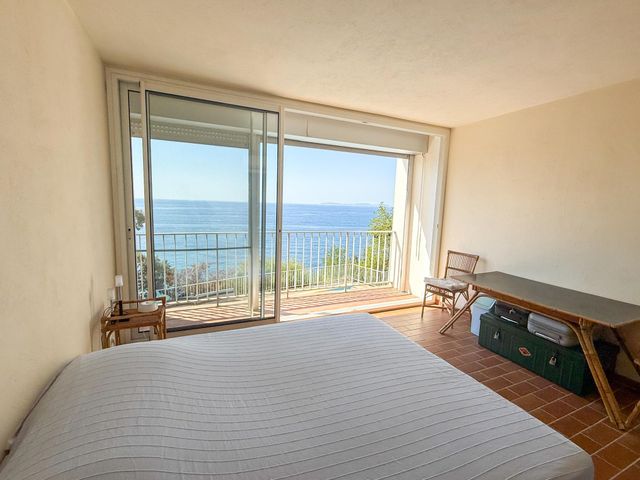 Maison à vendre - 8 pièces - 187 m2 - La Croix Valmer - 83 - PROVENCE-ALPES-COTE-D-AZUR