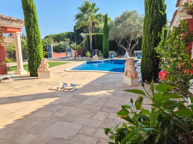 Maison &agrave; vendre - 6 pi&egrave;ces - 192 m2 - Cavalaire Sur Mer - 83 - PROVENCE-ALPES-COTE-D-AZUR