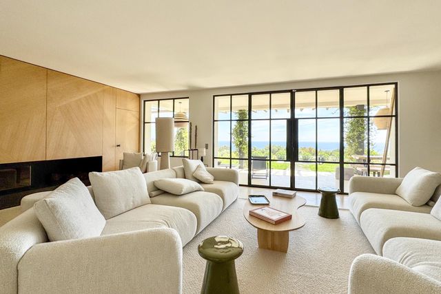 Maison à vendre - 7 pièces - 370 m2 - Cavalaire Sur Mer - 83 - PROVENCE-ALPES-COTE-D-AZUR