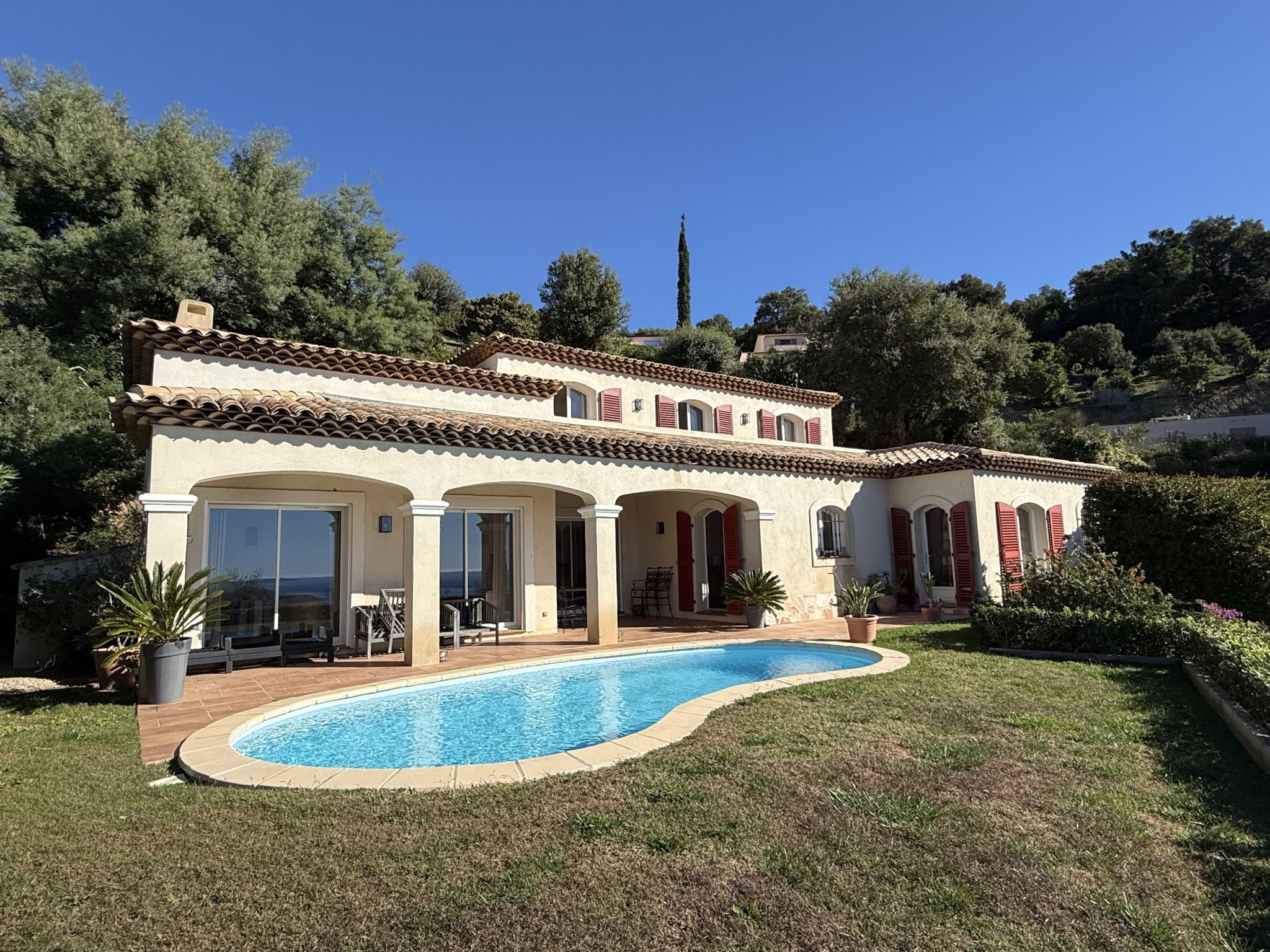 maison  - LA CROIX VALMER- 83